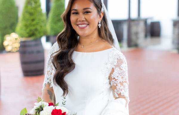 A Christmas-Inspired Wedding “Straight Out of a Hallmark Movie”