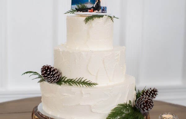 A Christmas-Inspired Wedding “Straight Out of a Hallmark Movie”