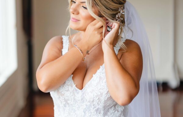 The wedding of A Surprise Hot-Air Balloon Appearance Made This Wedding One to Remember Gallery 5