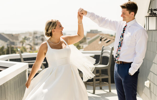 The wedding of This Couple Ate Pizza on the Boardwalk In Their Wedding Outfits Gallery 6