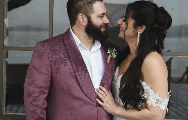 The New Jersey Devils’ Mascot Came to This Lake Mohawk Wedding