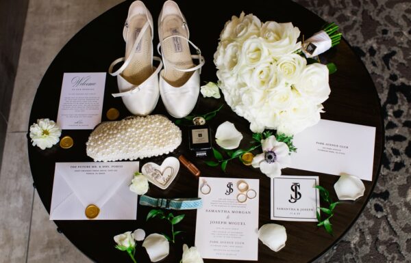 An Elegant Black, White & Gold Wedding at Park Avenue Club