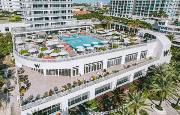 A Timeless Summer Wedding For This Bride Whose Family Owns Crystal Plaza