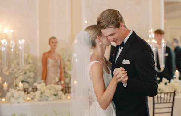 A wedding at the Molly Pitcher Inn in New Jersey.