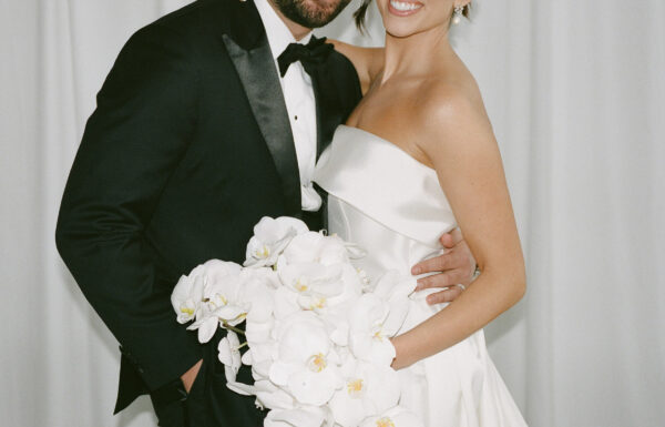 The wedding of Live Entertainment Plus a DJ Paired With Stunning NYC Views at This Hudson House Wedding A wedding at Hudson House in New Jersey. Gallery 3