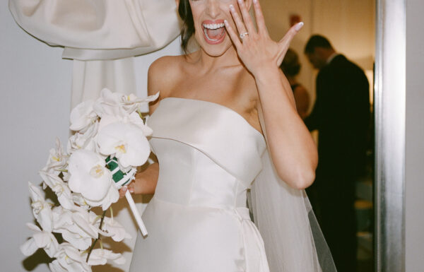 The wedding of Live Entertainment Plus a DJ Paired With Stunning NYC Views at This Hudson House Wedding A wedding at Hudson House in New Jersey. Gallery 8