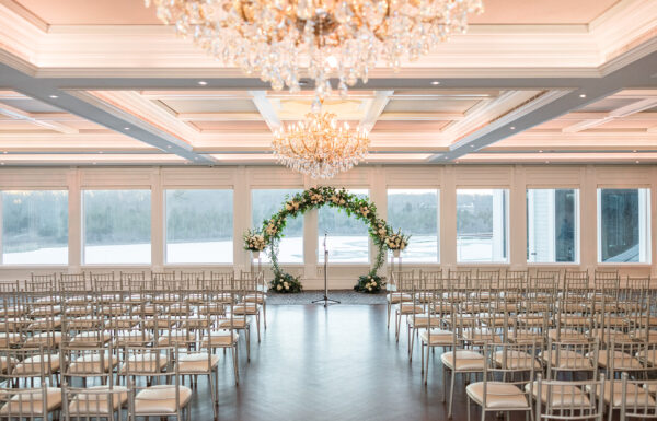 She Sat Behind Him in Geometry Class—16 Years Later, They Had a Classy Christmas Vibes Wedding at the Mill Lakeside Manor