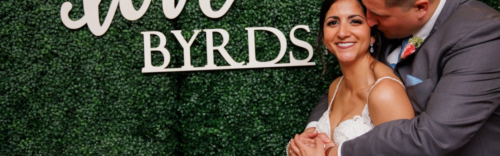 Jersey ‘Love Byrds’ Incorporate Their Last Name Into Fun Decor
