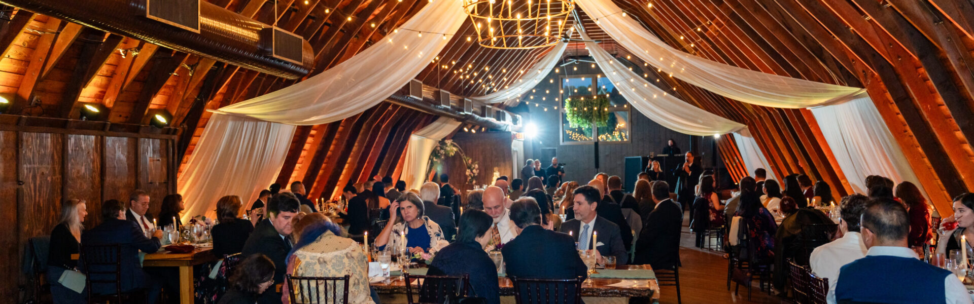 A Rustic-Chic Fall Wedding With Cozy Vibes