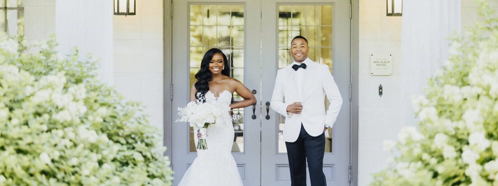 A Timeless Black and White Palette Plus Entertainers on Stilts at This Wedding