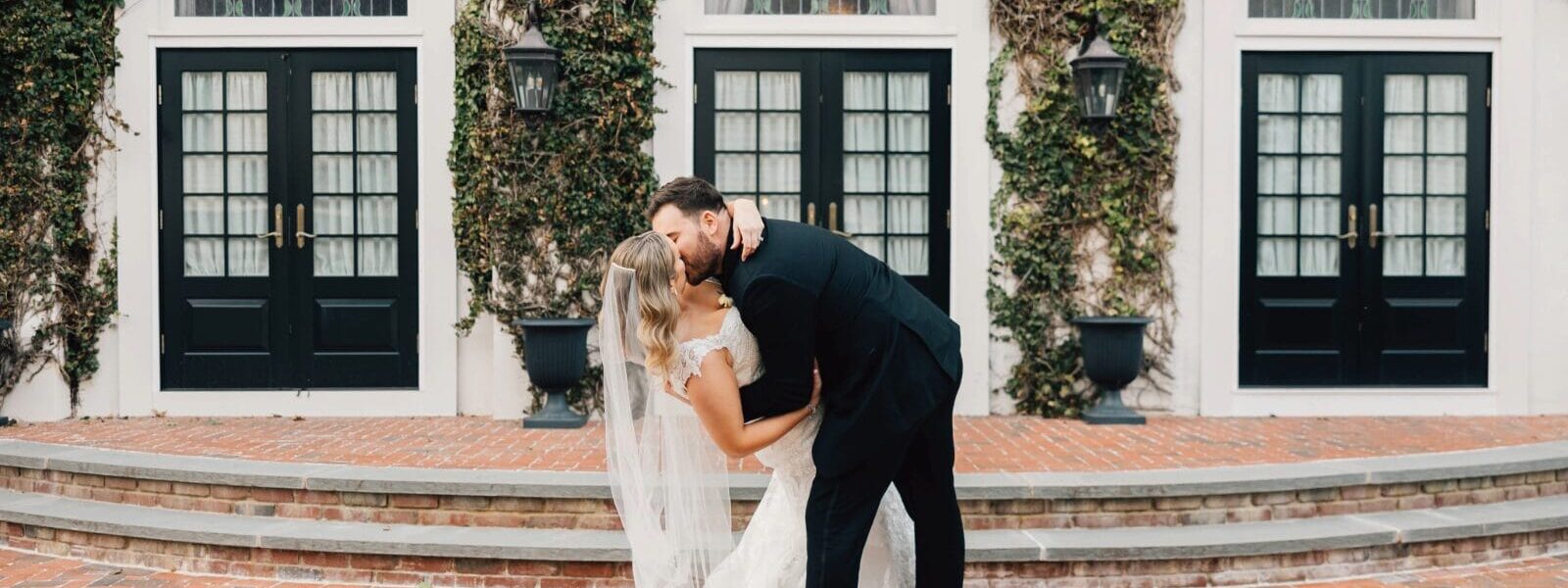 A Modern Meets Rustic Wedding at a Charming Inn