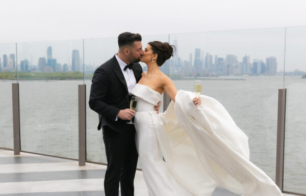 Live Entertainment Plus a DJ Paired With Stunning NYC Views at This Hudson House Wedding