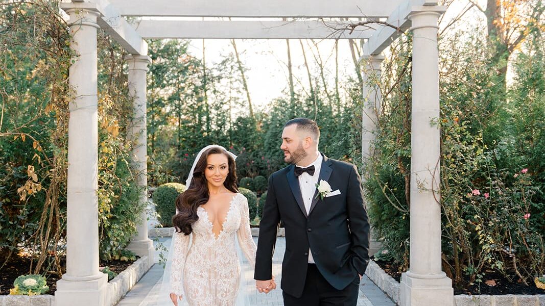 A Black-Tie Wedding With a Black, White & Gold Palette