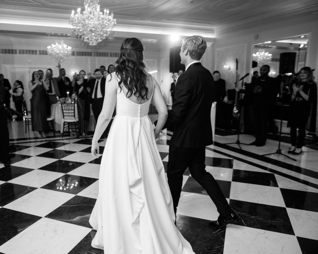 A wedding at Molly Pitcher Inn in Red Bank NJ.