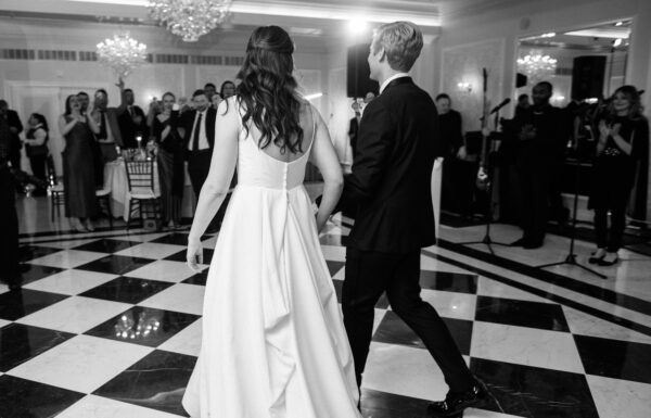 A wedding at Molly Pitcher Inn in Red Bank NJ.