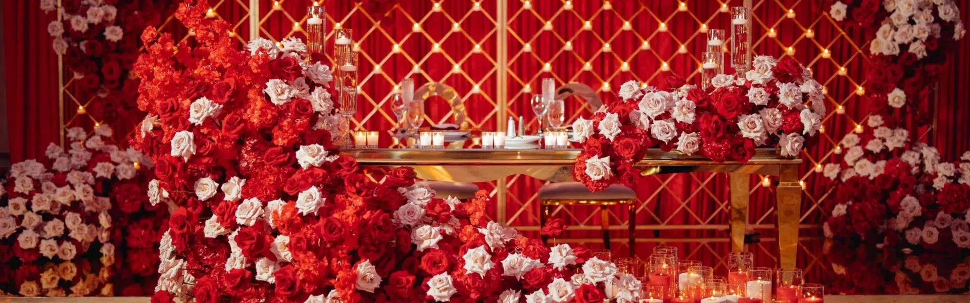 Crimson Roses Everywhere at This Summer Wedding at the Venetian