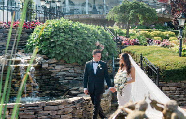 A Timeless Big Day At a Venue With “One of The Best Cocktail Hours in the State”