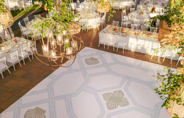 After 43 Weddings as Guests, This Couple Knew Exactly What They Wanted at Union League National