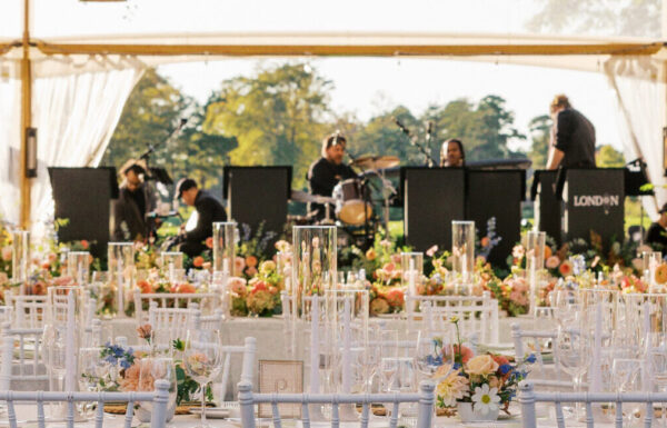 After 43 Weddings as Guests, This Couple Knew Exactly What They Wanted at Union League National