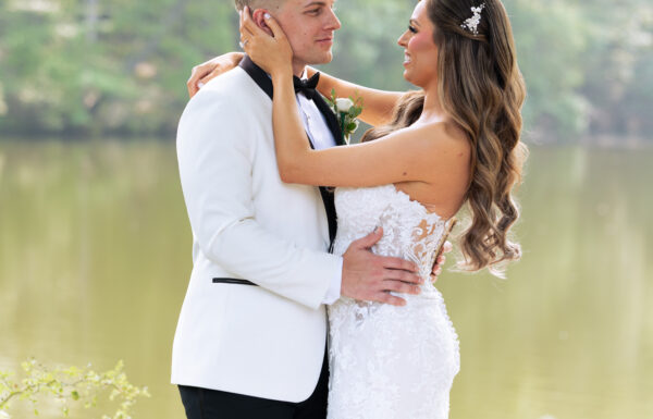 A wedding at Perona Farms in Andover NJ that was planned in just two months.