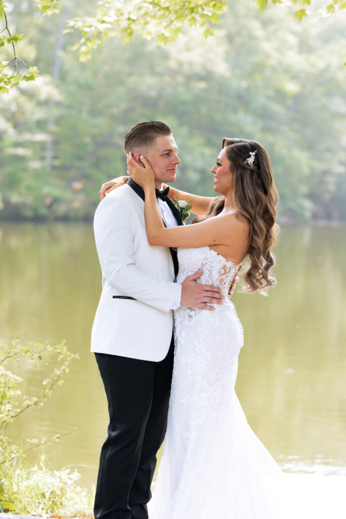 A wedding at Perona Farms in Andover NJ that was planned in just two months.