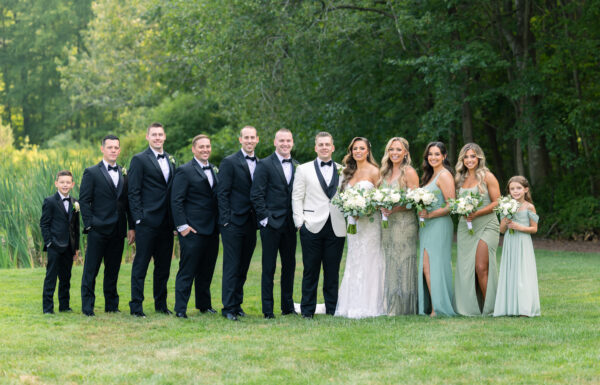 A wedding at Perona Farms in Andover NJ that was planned in just two months.