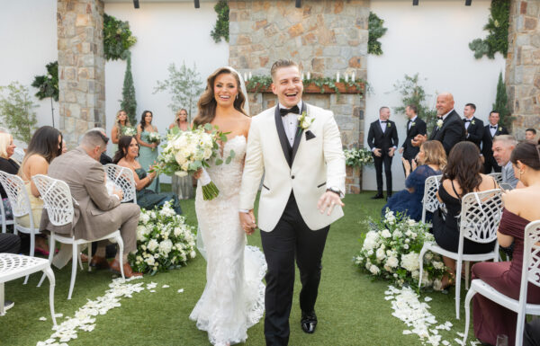 A wedding at Perona Farms in Andover NJ that was planned in just two months.