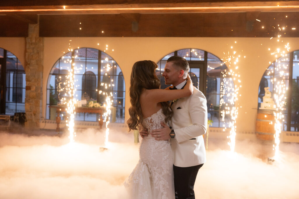 A wedding at Perona Farms in Andover NJ that was planned in just two months.