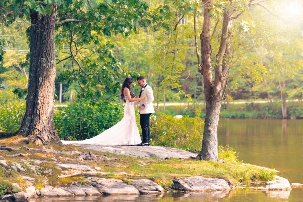 A wedding at Perona Farms in Andover NJ that was planned in just two months.
