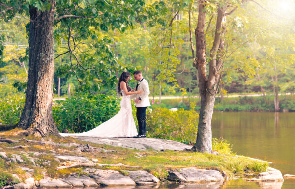 She Planned Her Perona Farms Wedding in Just Two Months—While She Was Four Months Pregnant