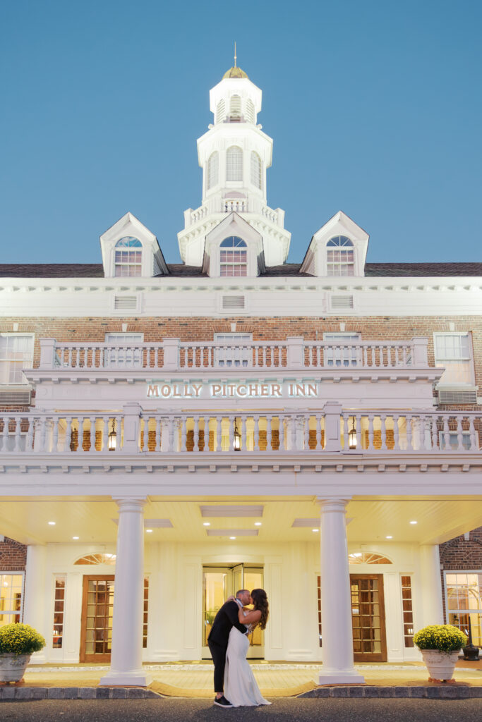 A wedding at Molly Pitcher Inn in Red Bank NJ.