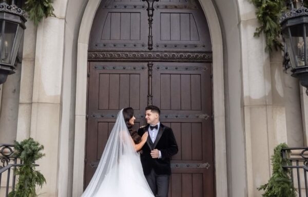 A Fake First Look, Coffee and Donuts at Midnight & a Christmas Dream at Park Chateau Estate