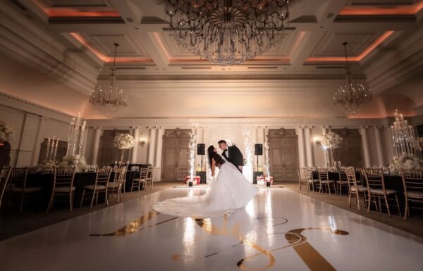 A Fake First Look, Coffee and Donuts at Midnight & a Christmas Dream at Park Chateau Estate