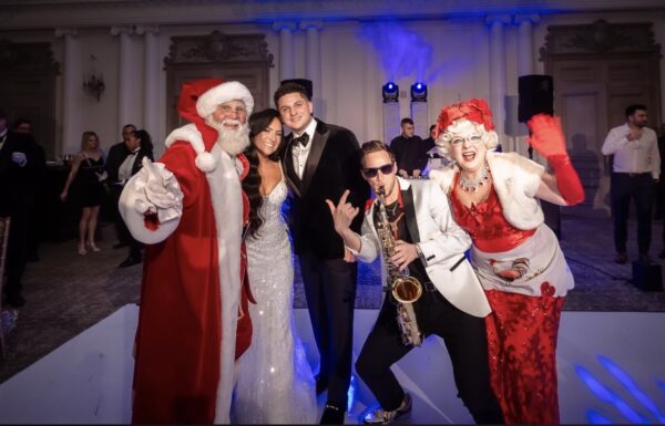 A Fake First Look, Coffee and Donuts at Midnight & a Christmas Dream at Park Chateau Estate