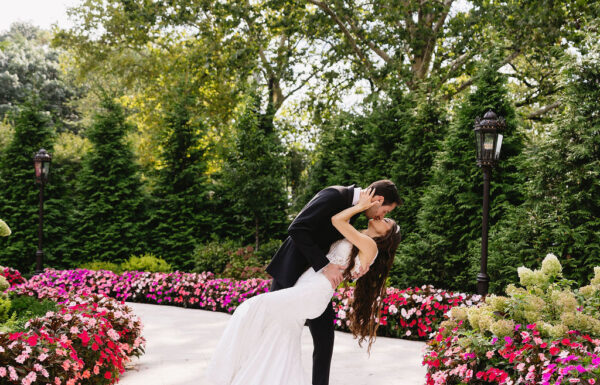 All-Black Dress Code, All-White Florals & Three Dress Changes at Nanina’s in the Park