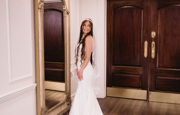 All-Black Dress Code, All-White Florals & Three Dress Changes at Nanina’s in the Park