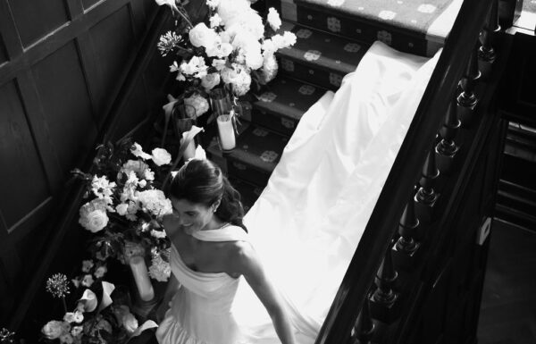 She Skipped the Veil and Wore Her Late Grandmother’s Pearls at This Classic Summer Wedding at Baltusrol Golf Club