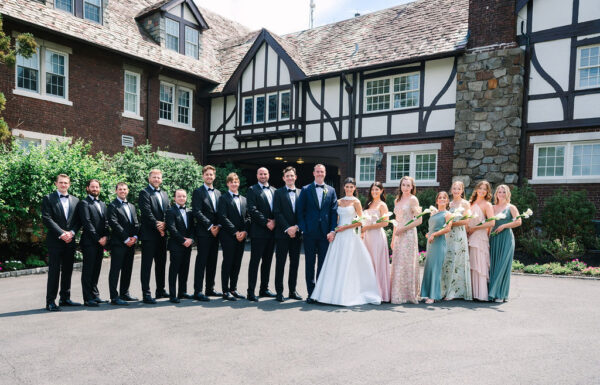 She Skipped the Veil and Wore Her Late Grandmother’s Pearls at This Classic Summer Wedding at Baltusrol Golf Club