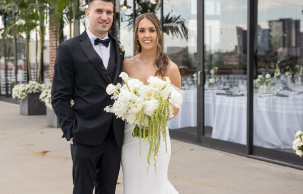 A Minimalist Spring Wedding With Manhattan Skyline Views at Battello in Jersey City