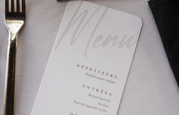 A Minimalist Spring Wedding With Manhattan Skyline Views at Battello in Jersey City