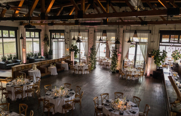 A Minimalist Spring Wedding With Manhattan Skyline Views at Battello in Jersey City