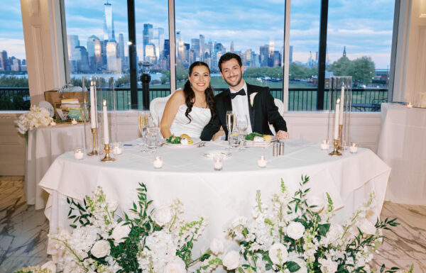A Classic & Chic Spring Wedding With Manhattan Skyline Views at Liberty House