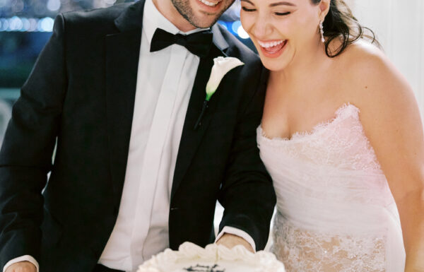 A Classic & Chic Spring Wedding With Manhattan Skyline Views at Liberty House