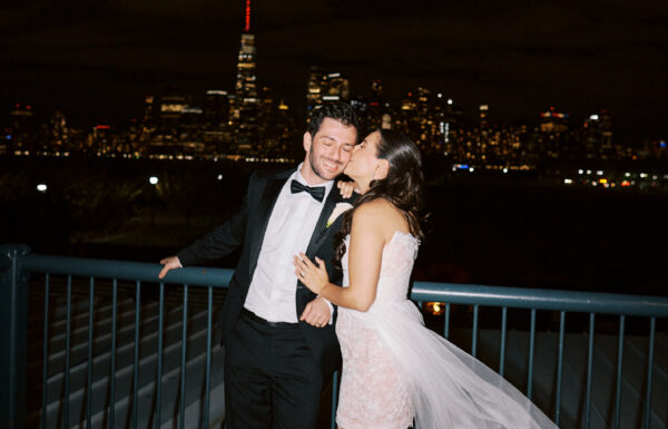 A Classic & Chic Spring Wedding With Manhattan Skyline Views at Liberty House