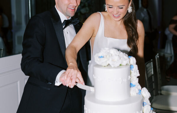 A Timeless Summer Wedding with Blue Hydrangeas at Edgewood Country Club