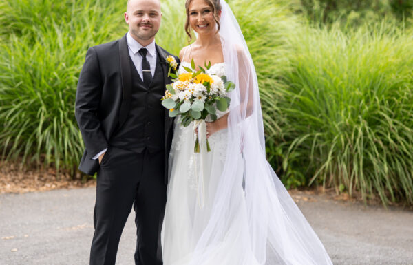 Three Shades of Green, Sunflowers Everywhere, and the Most Joyful Summer Wedding at Beaver Brook Country Club