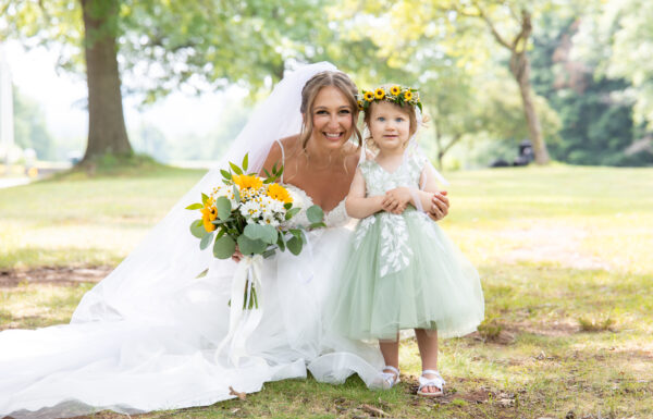 Three Shades of Green, Sunflowers Everywhere, and the Most Joyful Summer Wedding at Beaver Brook Country Club