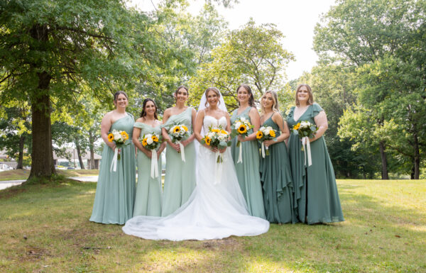 Three Shades of Green, Sunflowers Everywhere, and the Most Joyful Summer Wedding at Beaver Brook Country Club