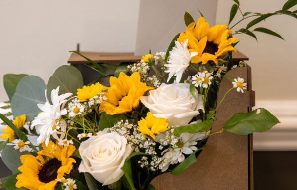 Three Shades of Green, Sunflowers Everywhere, and the Most Joyful Summer Wedding at Beaver Brook Country Club