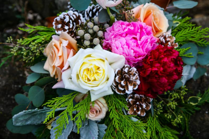 New Jersey Bride—5 Reasons to Have a Winter Wedding/Kristin Rockhill bouquet